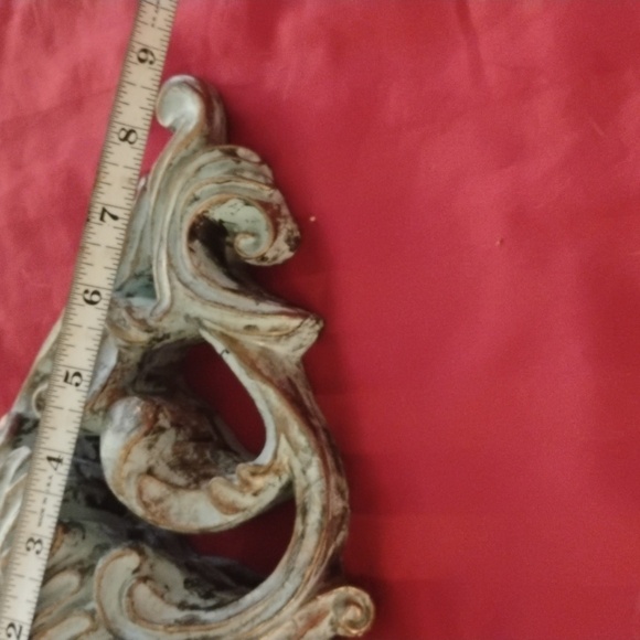 Antique Finish Old World Style Decorative Shelves - Picture 11 of 12